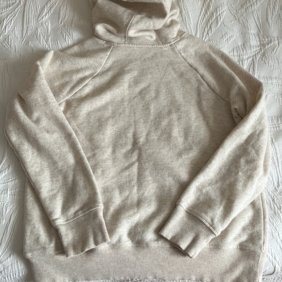 Under Armor loose Hoodie with front pockets - Picture 5 of 6